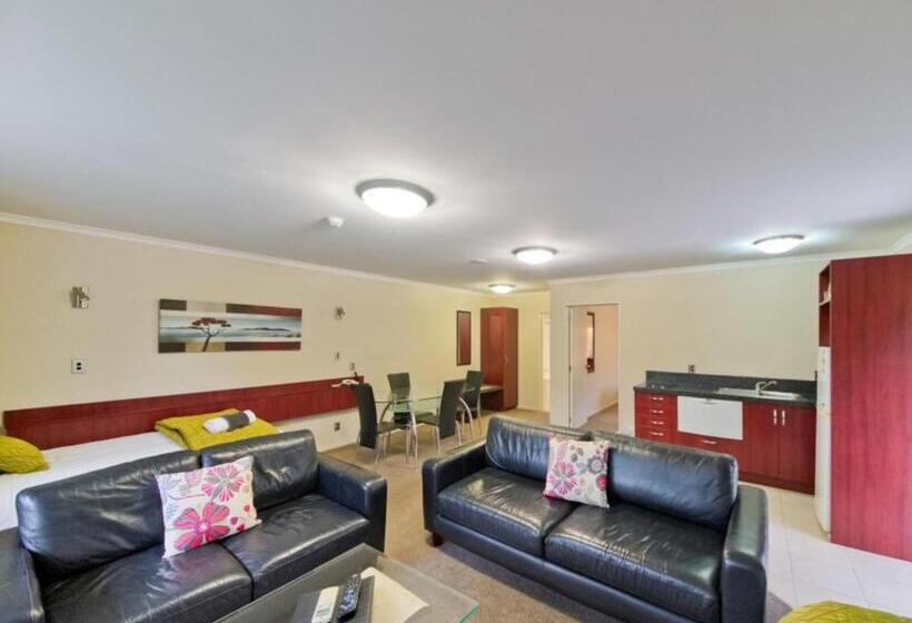 디럭스 스튜디오, Asure Avenue Motor Lodge