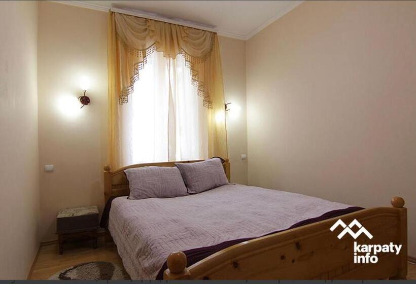 Habitació Quàdruple Estàndard, гірський узвіз