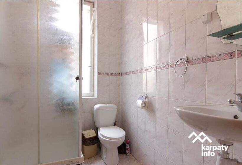 Habitació Quàdruple Estàndard, гірський узвіз