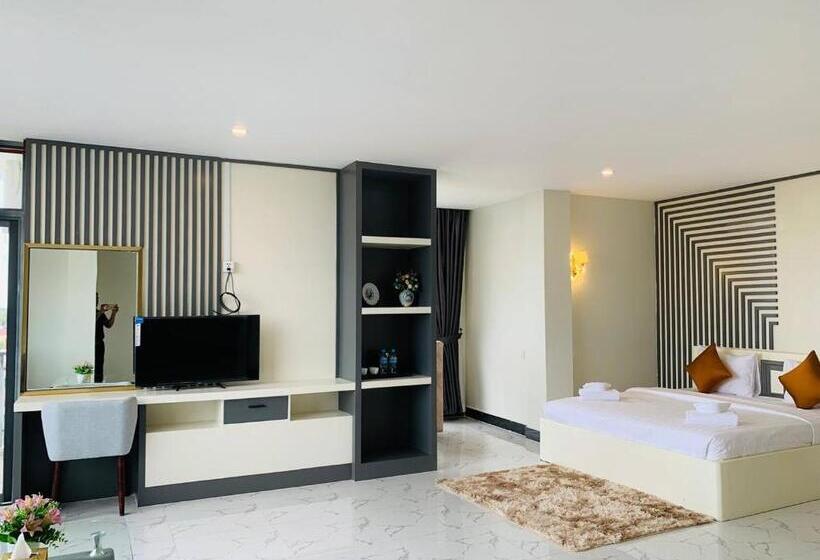 جناح مزوَّد بشرفة, Kampot Sunny