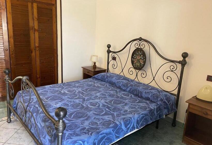 غرفة قياسية فردية, Lo Smeraldo