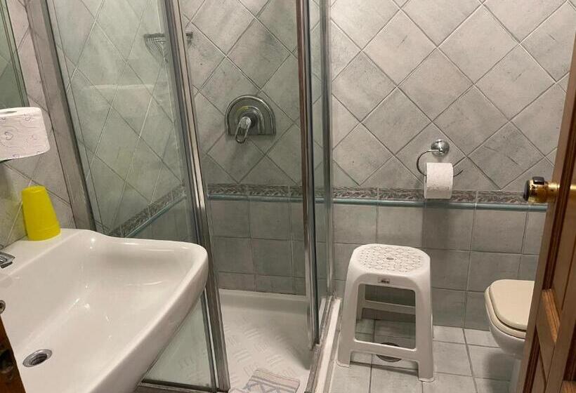 غرفة إقتصادية فردية, Lo Smeraldo