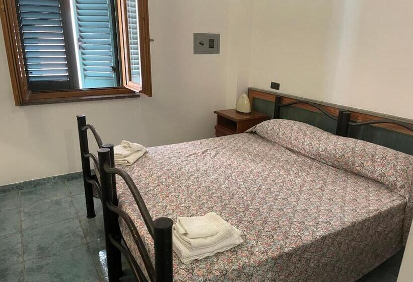 غرفة إقتصادية فردية, Lo Smeraldo