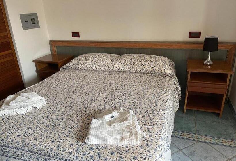 غرفة إقتصادية, Lo Smeraldo