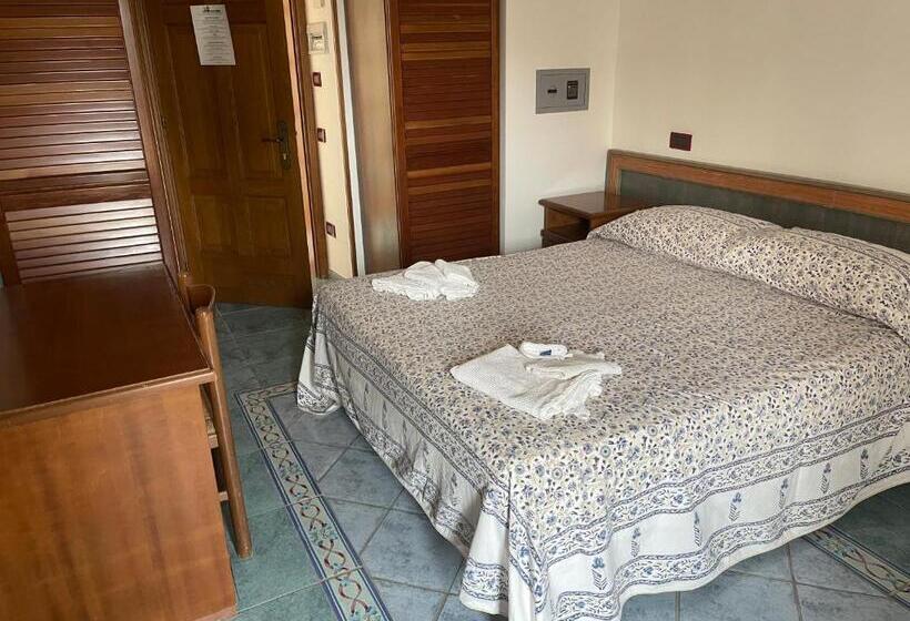 غرفة إقتصادية, Lo Smeraldo