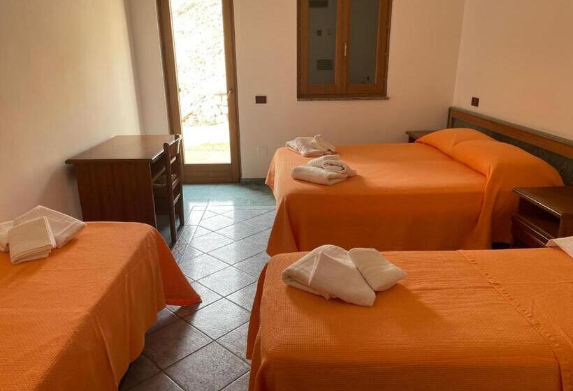 غرفة إقتصادية رباعية, Lo Smeraldo