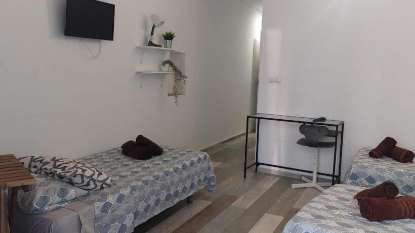 اتاق لوکس سه تخته, City Center Guest House