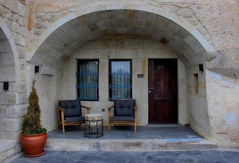 غرفة قياسية, 1811 Cave