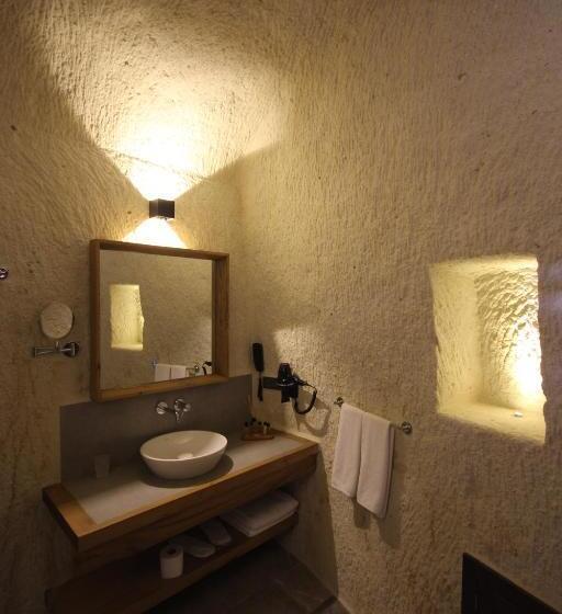 جناح دوبلكس, 1811 Cave