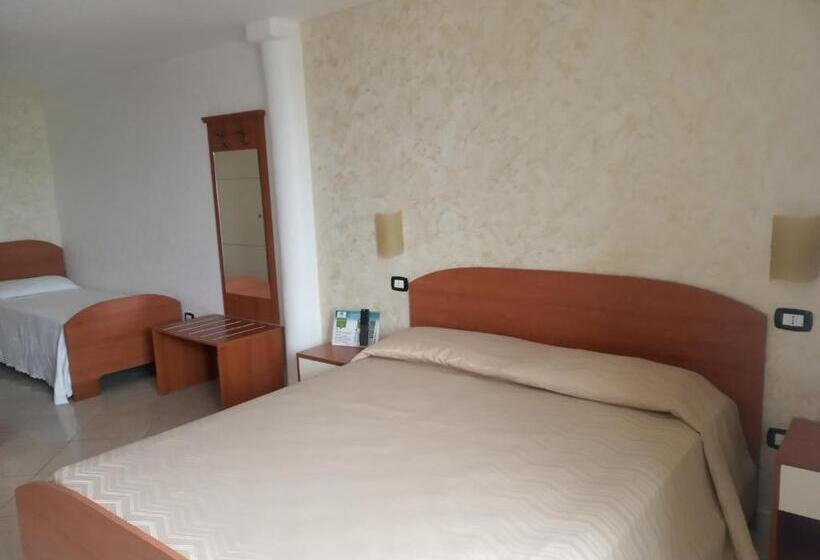 Triple Room Sea View, B&b Camere Porto Cesareo