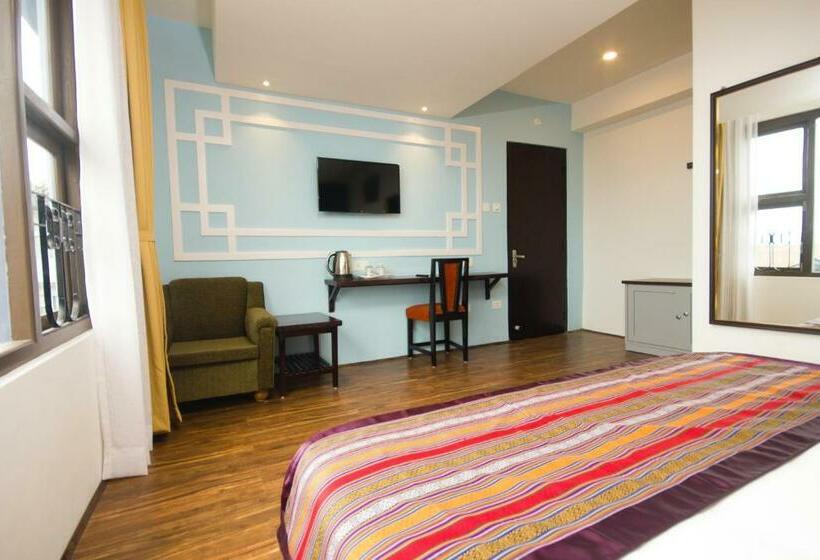 带大床的标准间, Bumblebee Bed & Breakfast