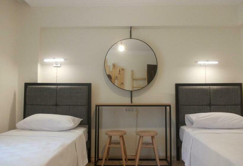 غرفة قياسية حمام مشترك, İde Beach Home