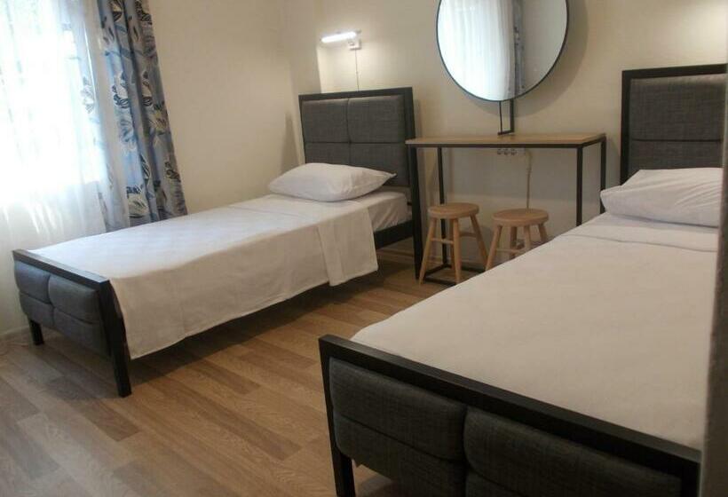 غرفة قياسية حمام مشترك, İde Beach Home