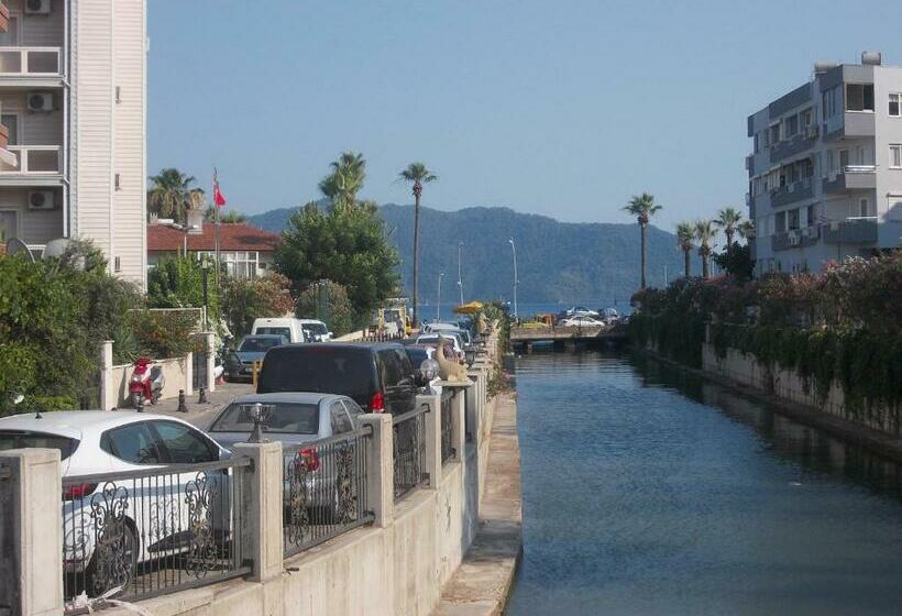 غرفة قياسية حمام مشترك, İde Beach Home