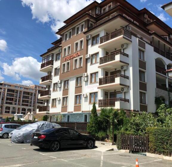 غرفة قياسية مزوَّدة بشُرفة, Fregata Complex Marina