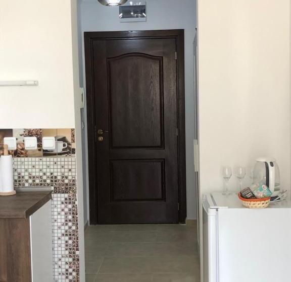 غرفة قياسية مزوَّدة بشُرفة, Fregata Complex Marina