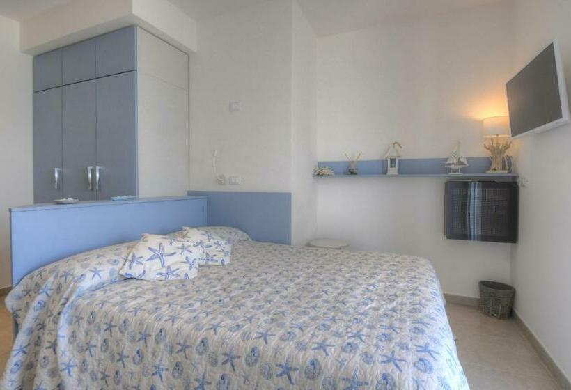 غرفة قياسية مطلّة علي البحر, Vela D’oro