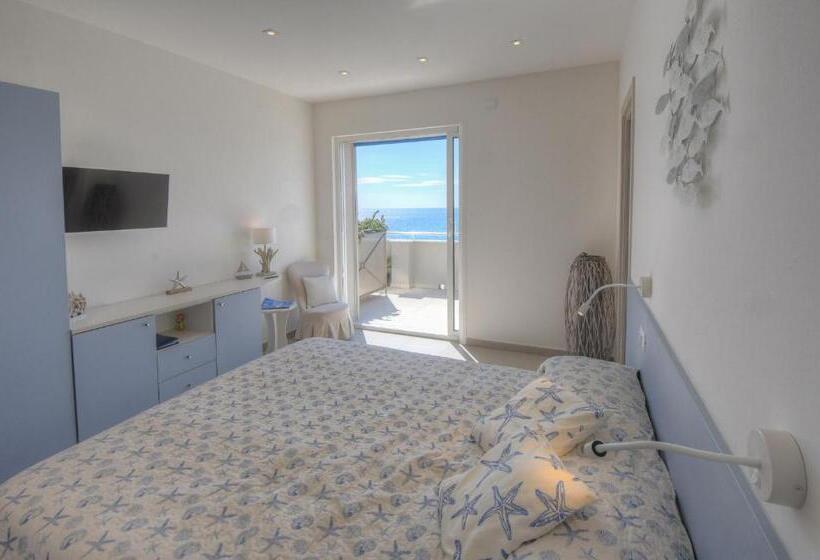 غرفة ديلوكس مطلّة علي البحر مزوَّدة بشُرفة, Vela D’oro