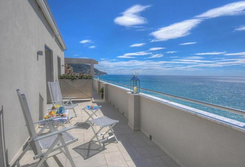 غرفة ديلوكس مطلّة علي البحر مزوَّدة بشُرفة, Vela D’oro