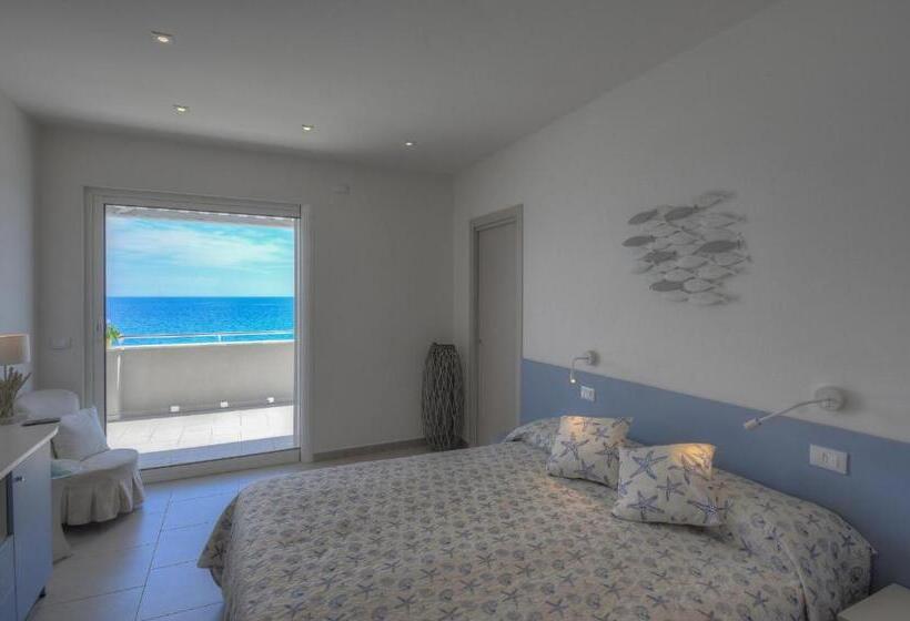 غرفة ديلوكس مطلّة علي البحر مزوَّدة بشُرفة, Vela D’oro