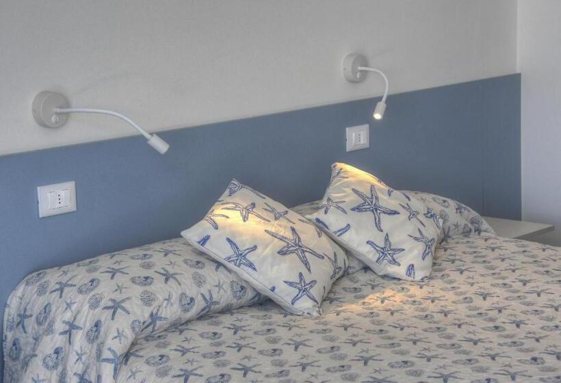 غرفة ديلوكس مطلّة علي البحر مزوَّدة بشُرفة, Vela D’oro