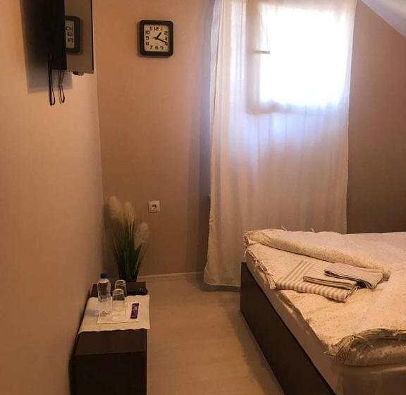 Номер Стандарт Вид на Сад, Wellion