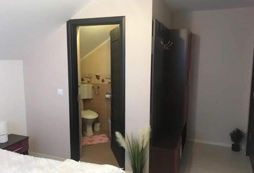 Номер Стандарт Вид на Сад, Wellion