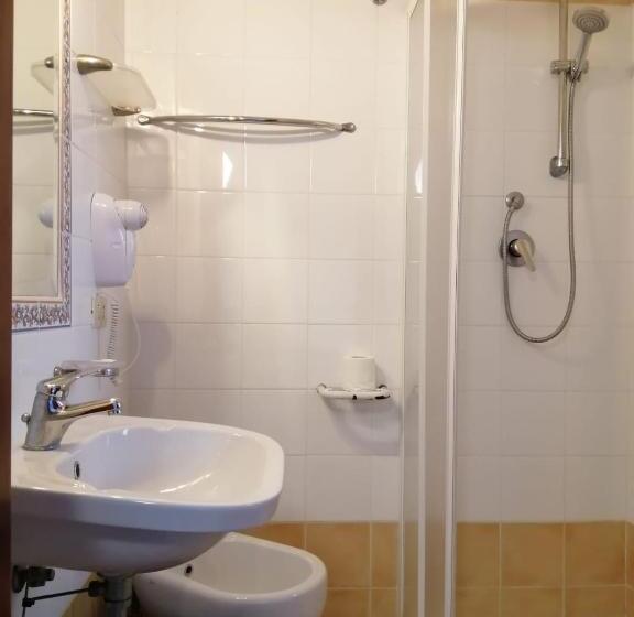 חדר אקונומי, Parigino