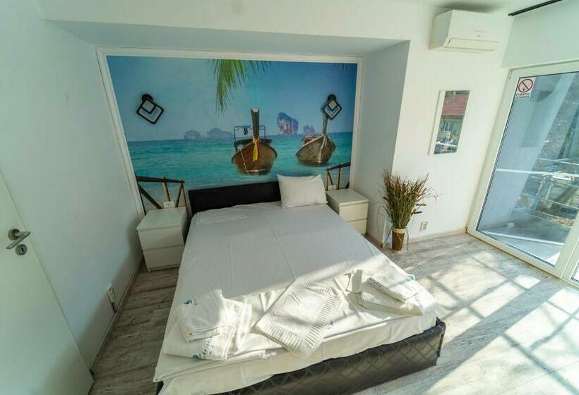 غرفة قياسية مزوَّدة بشُرفة, Philadelphia