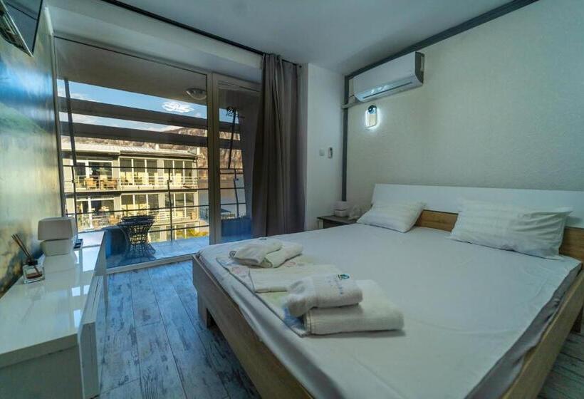 غرفة قياسية مزوَّدة بشُرفة, Philadelphia