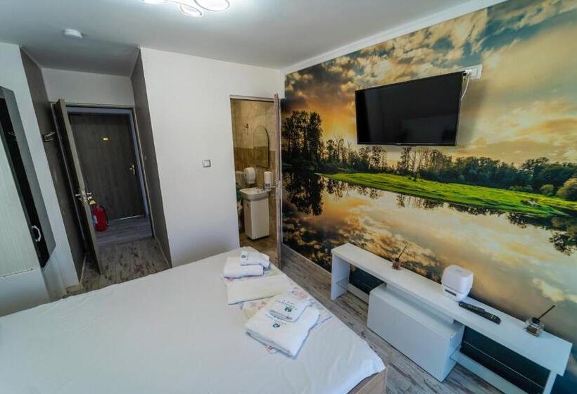 غرفة قياسية مزوَّدة بشُرفة, Philadelphia