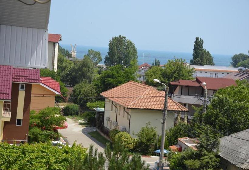 חדר סטנדרט עם מרפסת, Vila Cu Livada