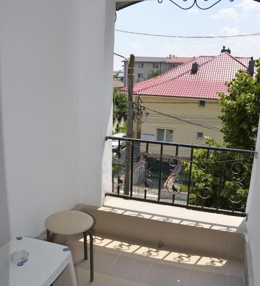 חדר סטנדרט עם מרפסת, Vila Cu Livada