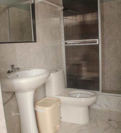 غرفة قياسية ثلاثية, Hostal Cordillera Azul