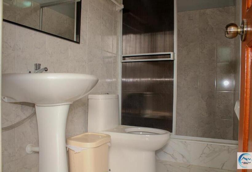 غرفة عائلية, Hostal Cordillera Azul