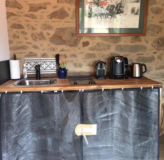 סטודיו סטנדרט עם מרפסת, Le Pas Saint Joseph