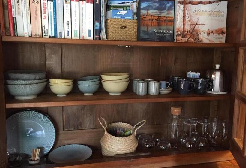 סטודיו סטנדרט עם מרפסת, Le Pas Saint Joseph