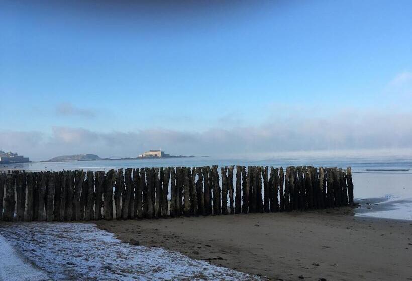 סטודיו סטנדרט עם מרפסת, Le Pas Saint Joseph