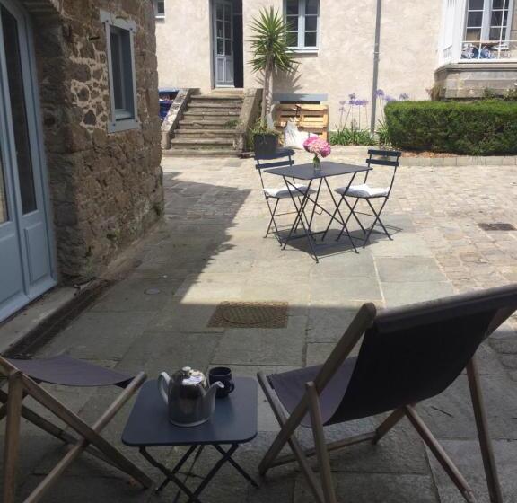 סטודיו סטנדרט עם מרפסת, Le Pas Saint Joseph