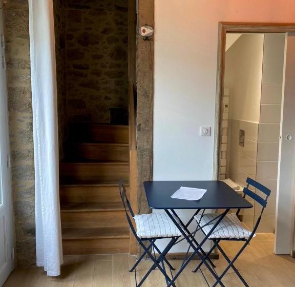 סטודיו סטנדרט עם מרפסת, Le Pas Saint Joseph