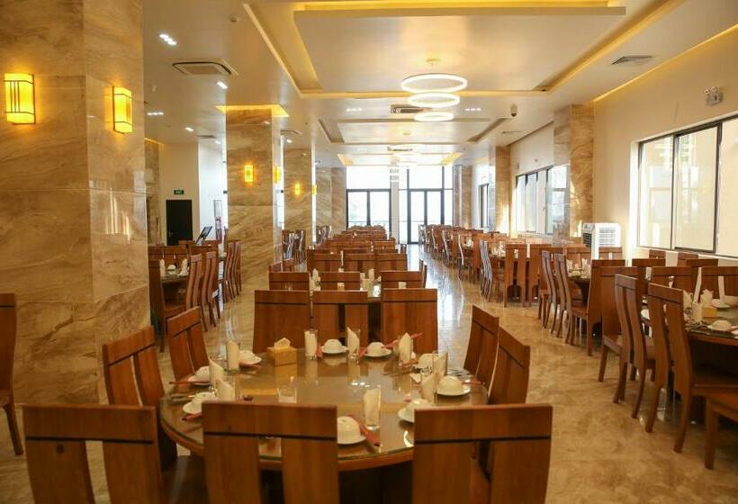 اتاق لوکس با چشم‌انداز دریا, Hth Ruby