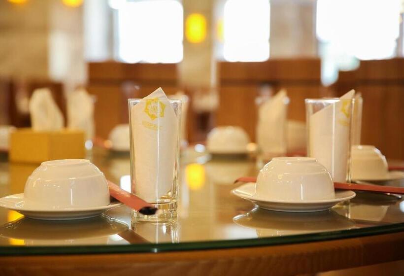 اتاق لوکس با بالکن, Hth Ruby