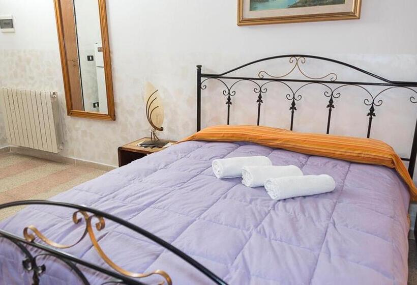 スタンダード4人部屋, Al Borgo Vacanze B&b