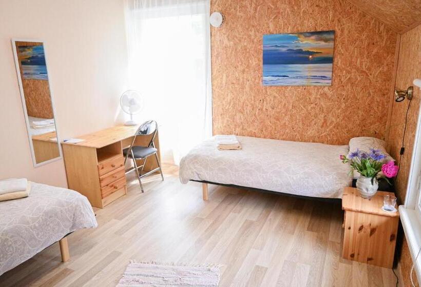 اتاق استاندارد با چشم‌انداز باغ, Haapsalu Kunstikooli Hostel