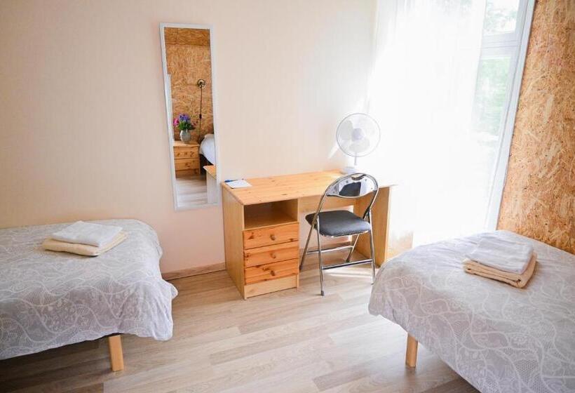 اتاق استاندارد با چشم‌انداز باغ, Haapsalu Kunstikooli Hostel