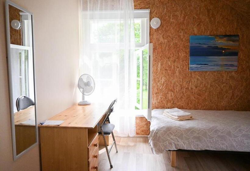 اتاق استاندارد با چشم‌انداز باغ, Haapsalu Kunstikooli Hostel