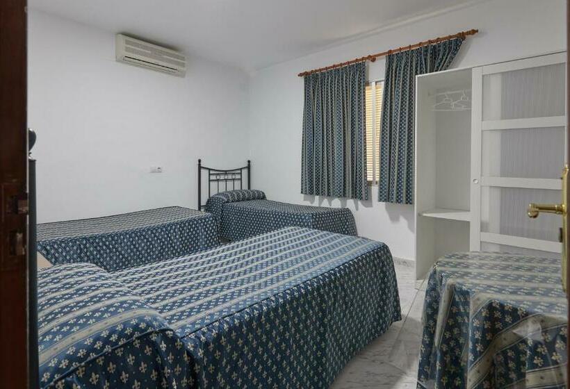 Номер Стандарт Трехместный, Hostal Guerra