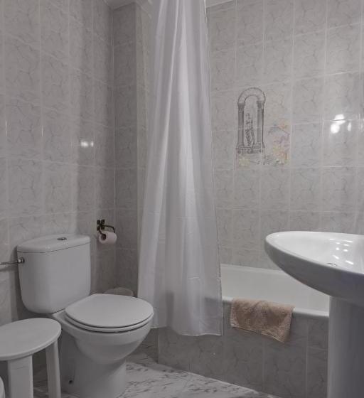 Номер Стандарт Совместная Ванная, Hostal Guerra