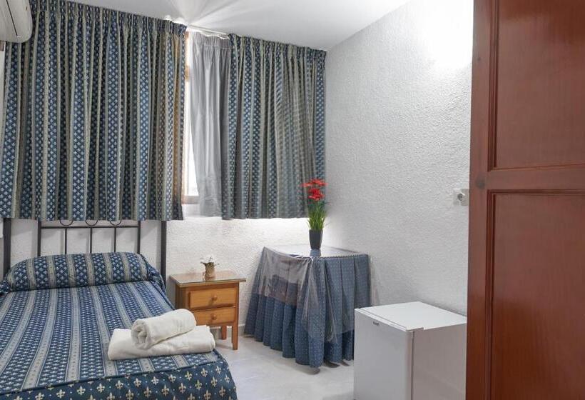 חדר סטנדרד יחיד חדר אמבטיה משותף, Hostal Guerra