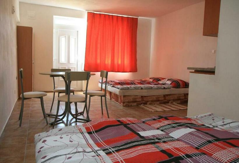 חדר סטנדרט לשלושה, Penzion Atlas